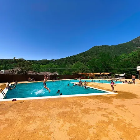 Parc Gualba Κάμπινγκ *